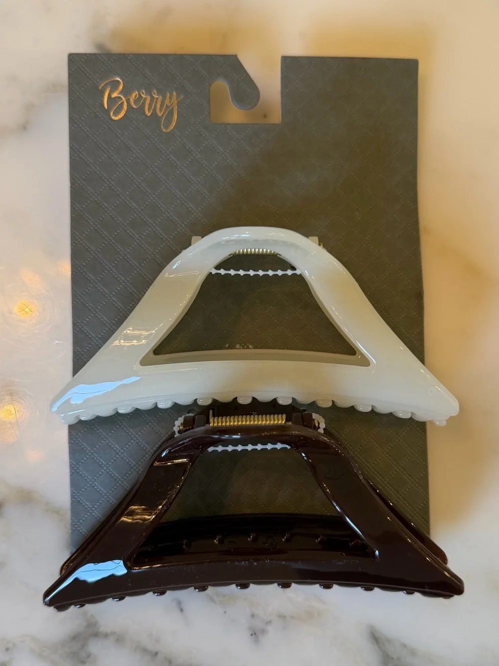 NWT Berry Set of 2 Large Triangle Hair Claw Clips White Brown 4.5